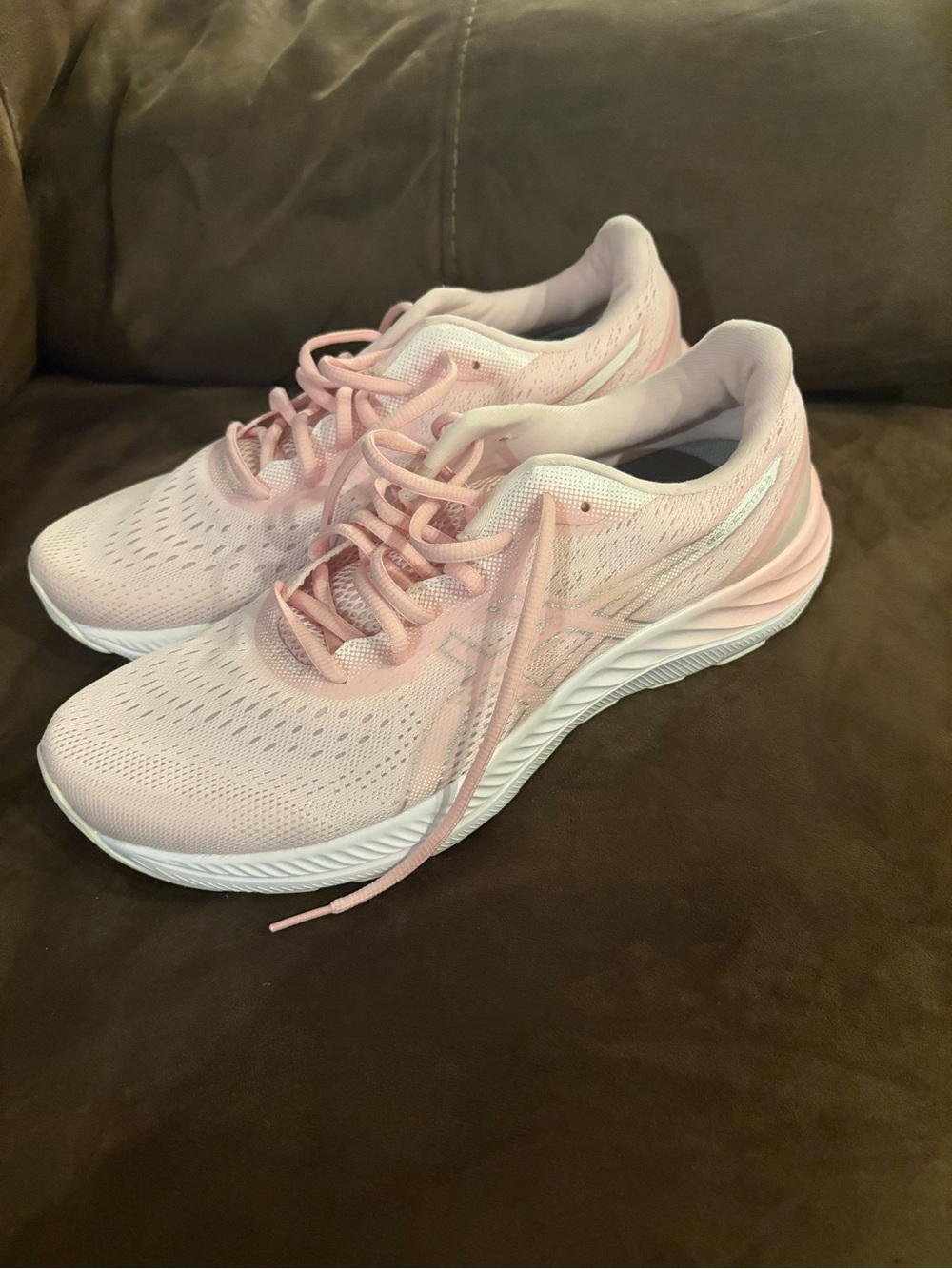 Womens Asics tennis shoes